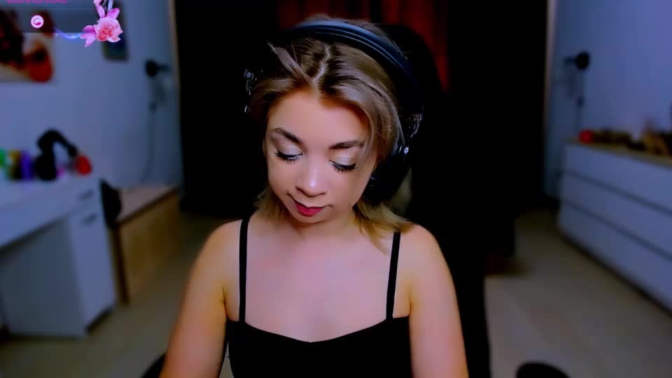 littleSiyfairy Adult Chat August 4, 2025