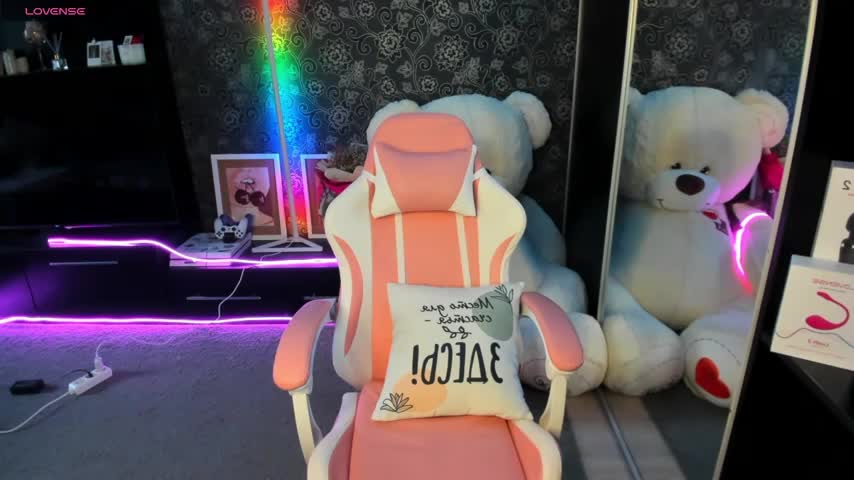 Queen_baby Adult Chat August 4, 2025