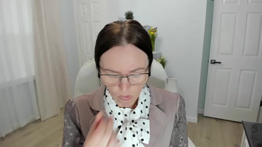 Vika73 Adult Chat August 4, 2025