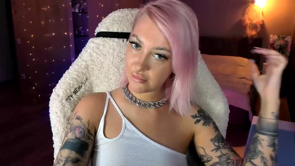 tykioty_miley Adult Chat August 4, 2025