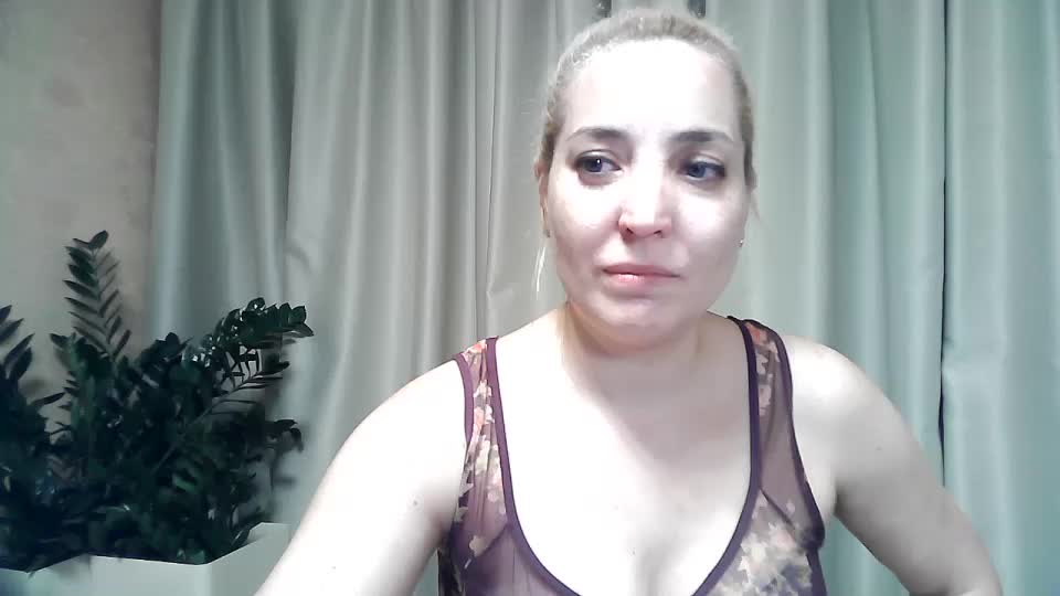 mariska-kiska Adult Chat August 4, 2025