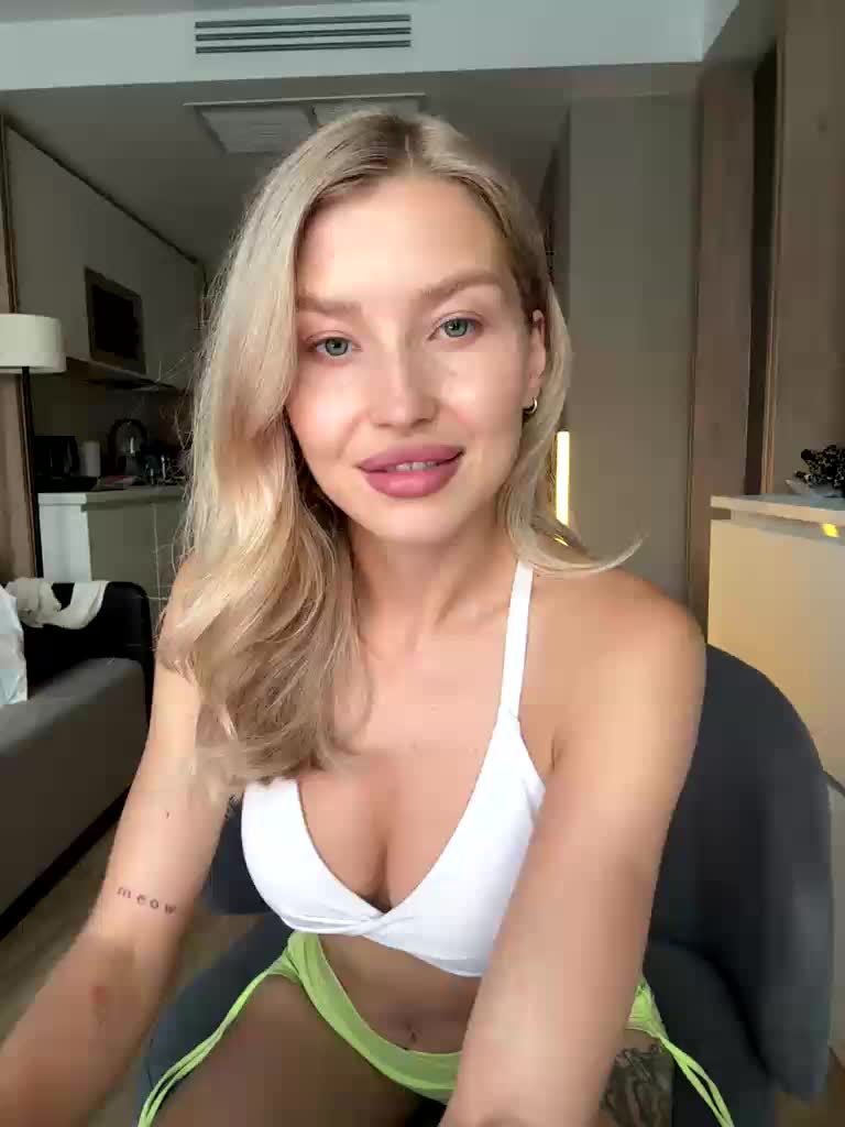 sweetpeach77 Adult Chat August 4, 2025