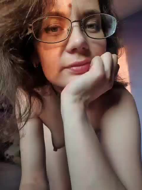 analiMilana Adult Chat August 4, 2025