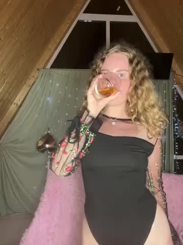 nemesidaM Adult Chat August 4, 2025