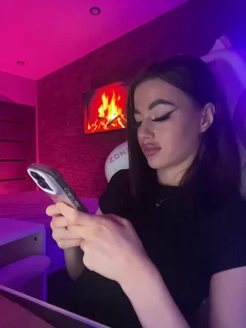 HotGirlEva Adult Chat August 4, 2025