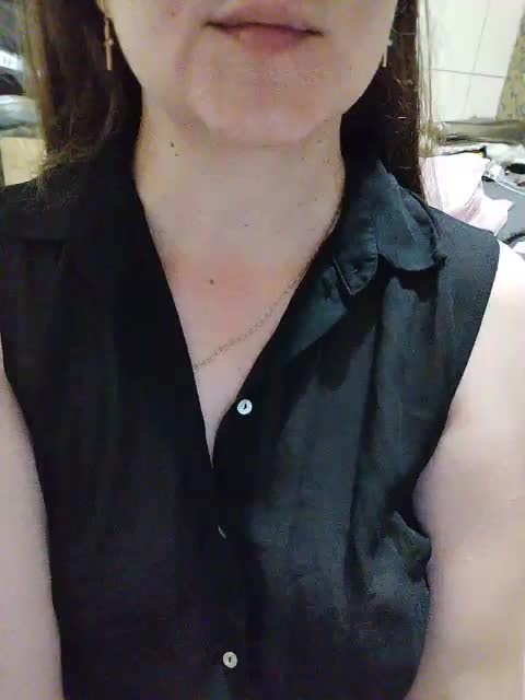 Vikki-vik Adult Chat August 4, 2025