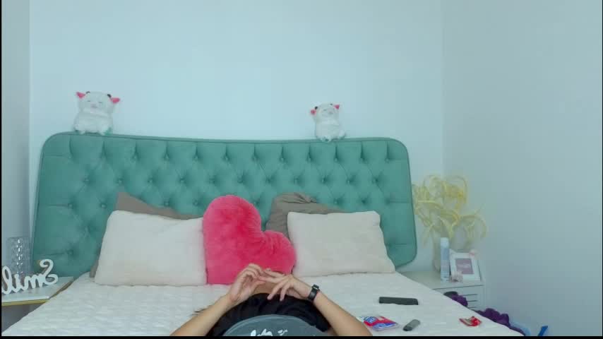 Little_nika- Adult Chat August 4, 2025