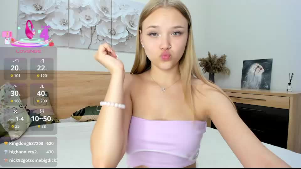 flooora_0 Adult Chat August 4, 2025