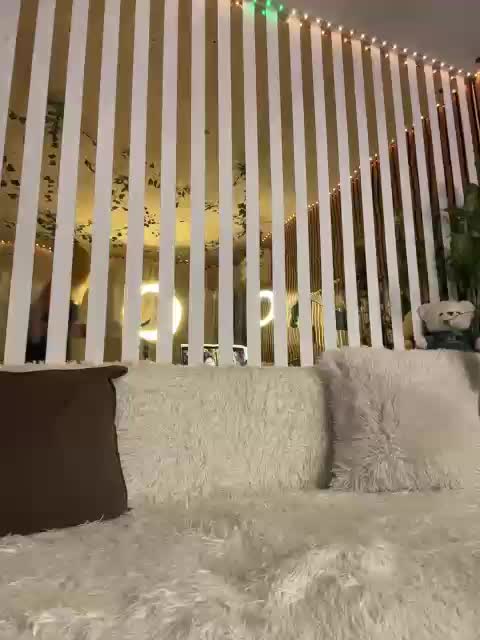 -Violetttttka- Adult Chat August 4, 2025