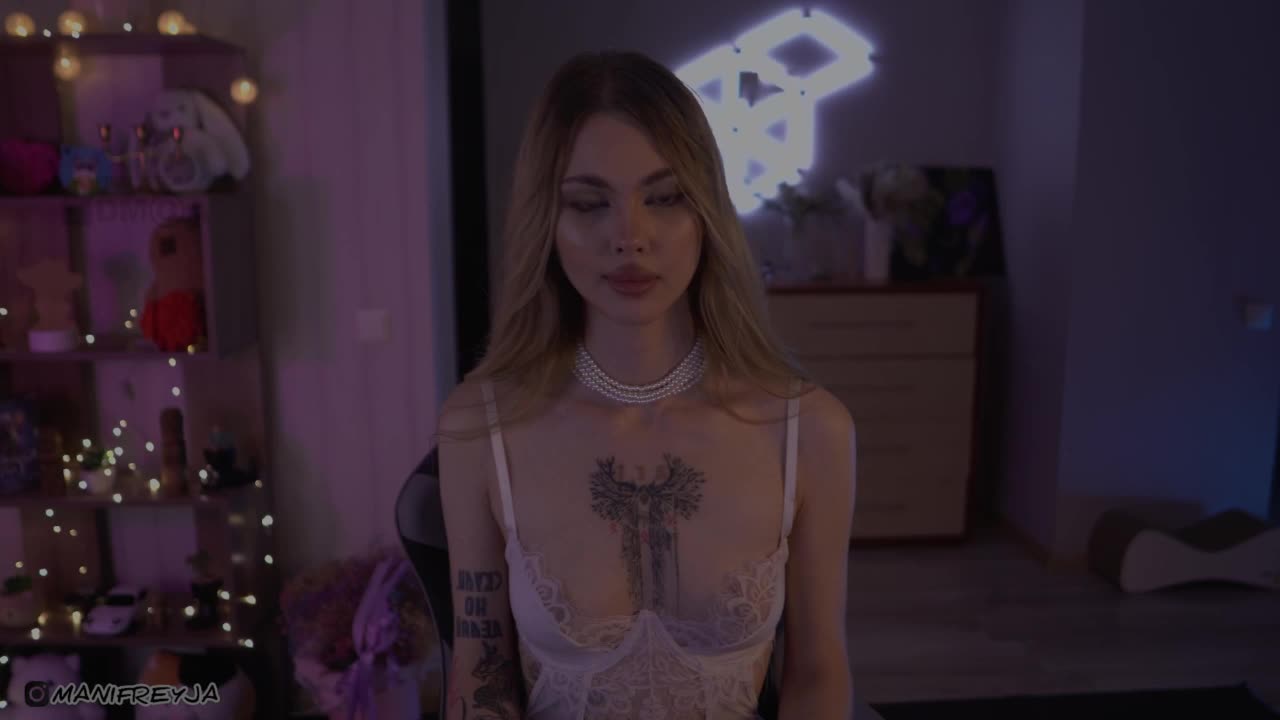 ManiFreyja Adult Chat August 4, 2025