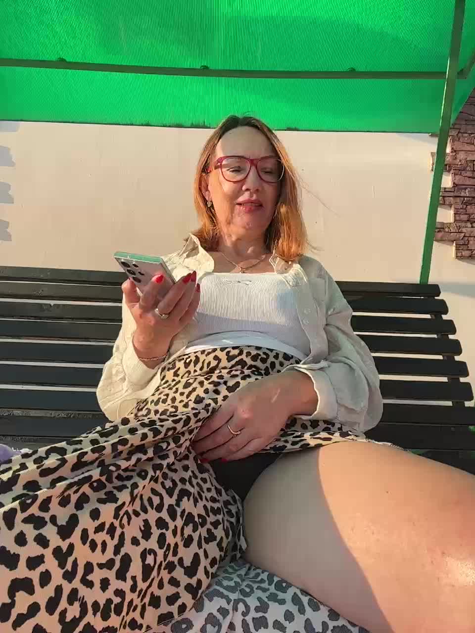 Pink-Lips Adult Chat August 4, 2025