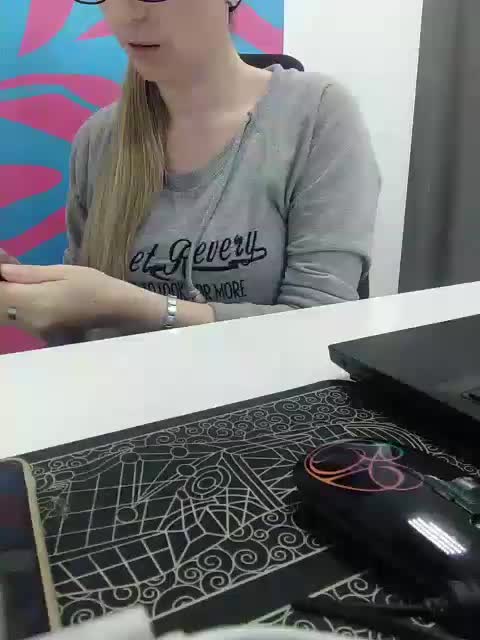 Xo4y-Tpax Adult Chat August 4, 2025