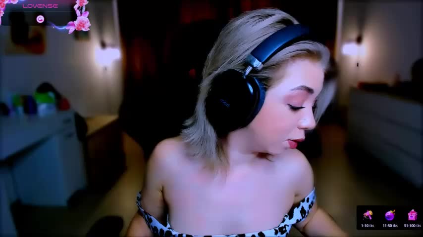 littleSiyfairy Adult Chat August 4, 2025