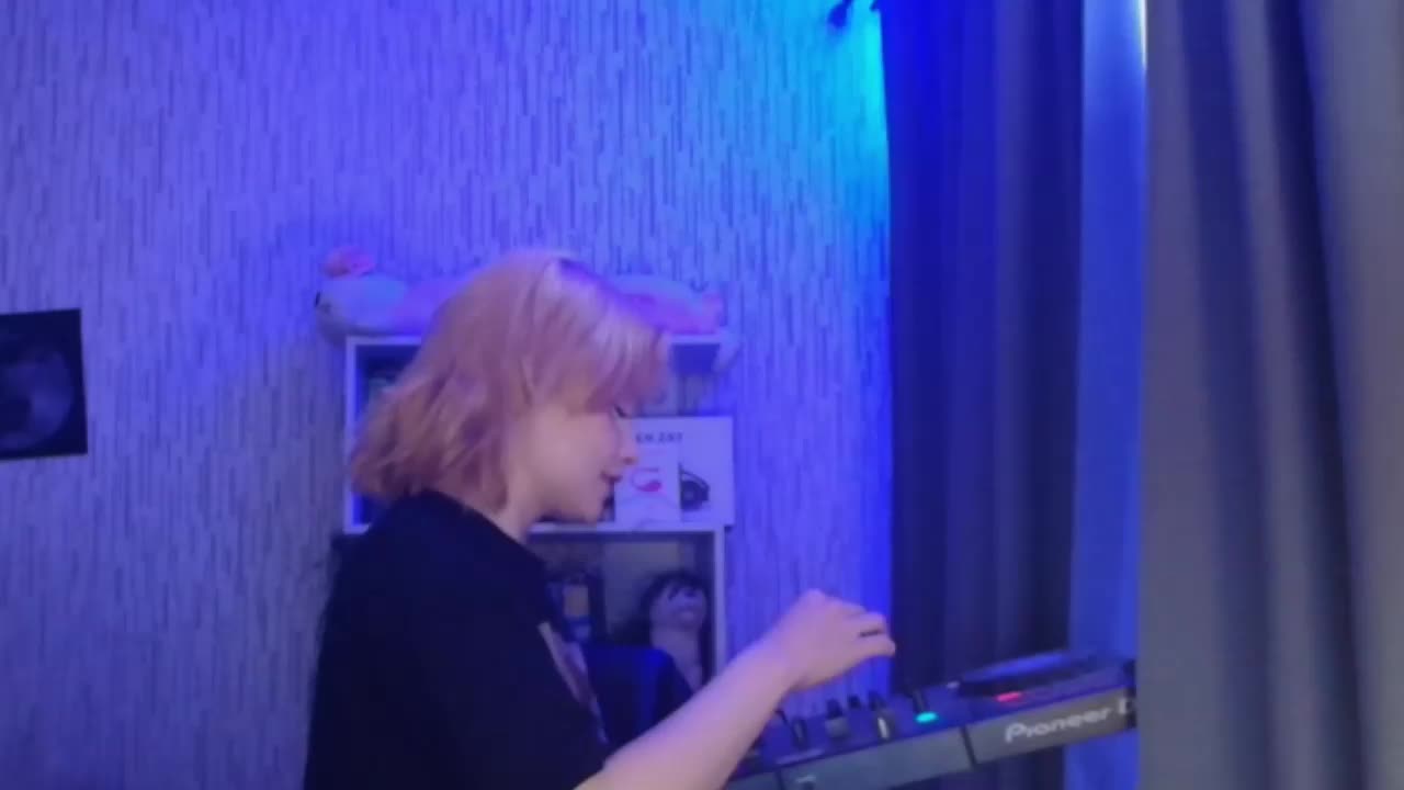 AnnaSinger Adult Chat August 4, 2025