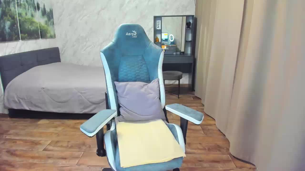 LolaLaLol Adult Chat August 4, 2025