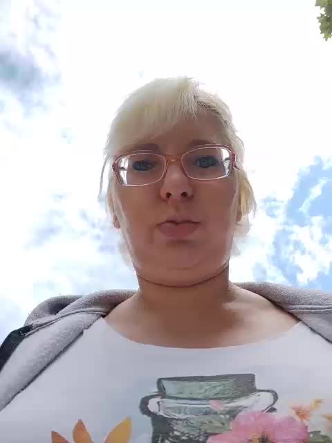 Vika211 Adult Chat August 5, 2025