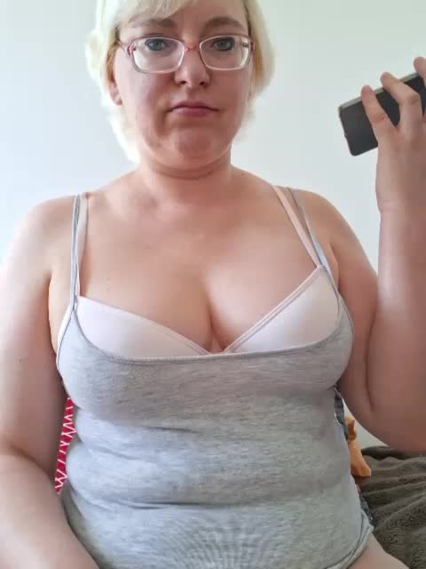 Vika211 Adult Chat August 5, 2025