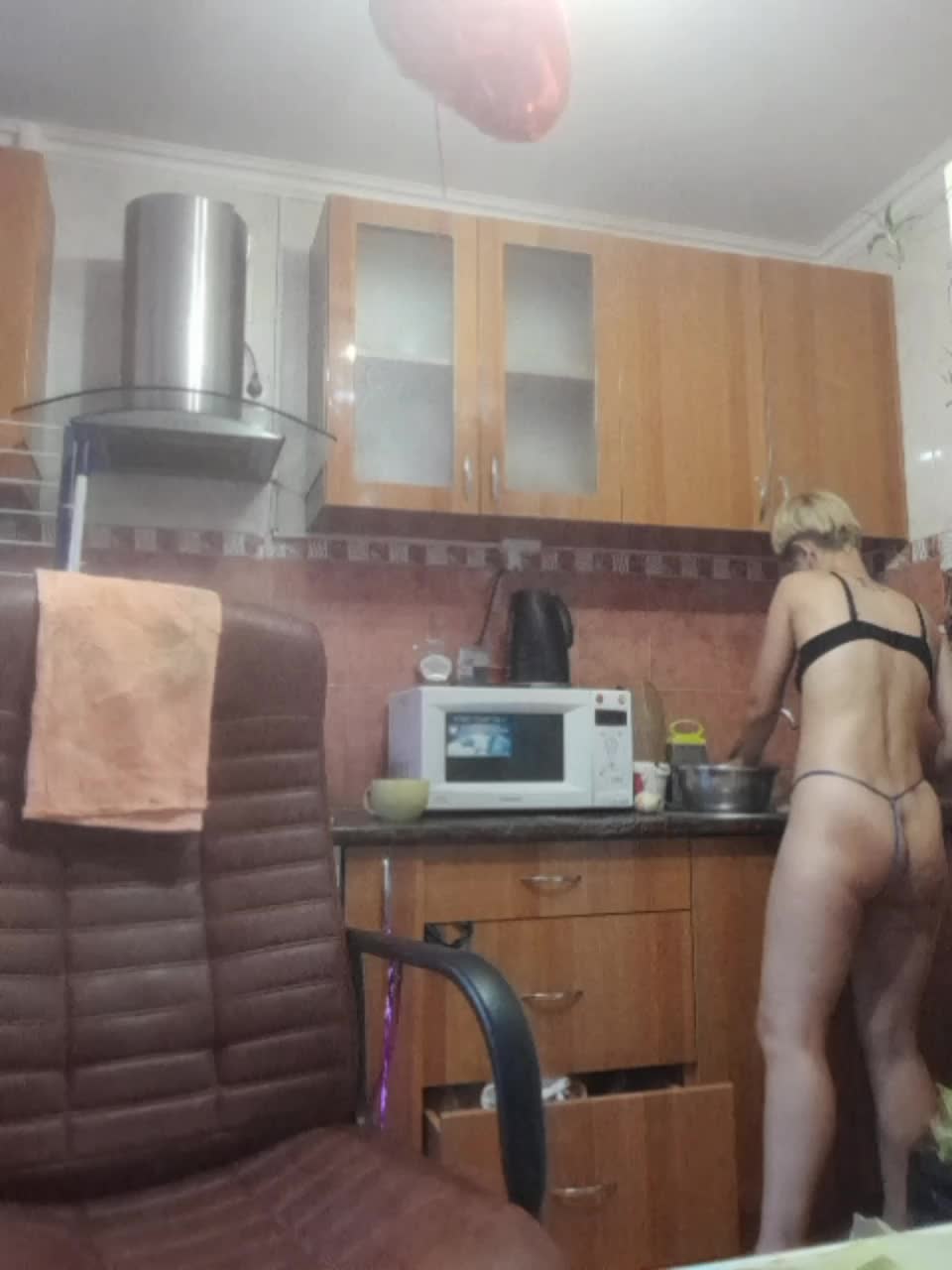 N-I-M-F-O-M-A-N-K-A Adult Chat August 5, 2025