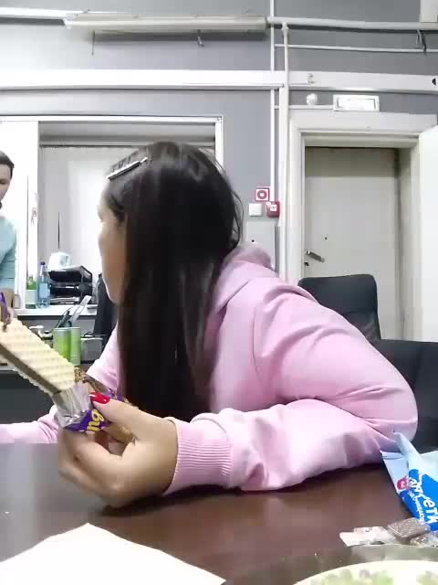 KONFETKAA-1 Adult Chat August 5, 2025