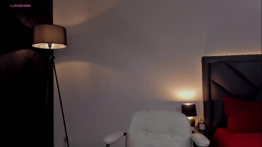 r_a_v_e_n Adult Chat August 5, 2025