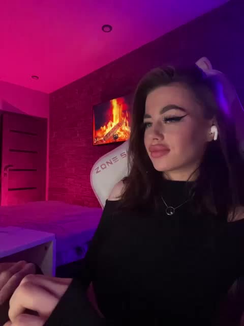 HotGirlEva Adult Chat August 5, 2025