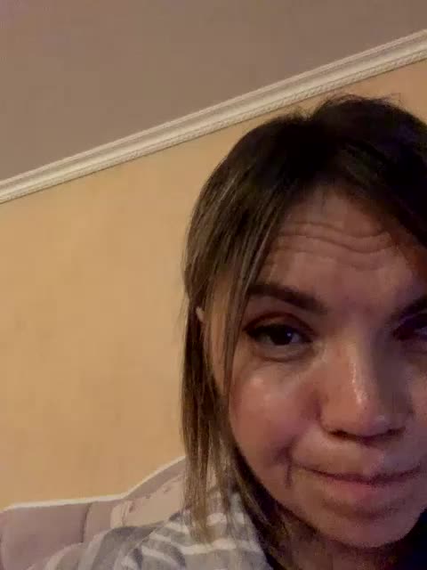 Ella-Pearlie Adult Chat August 5, 2025