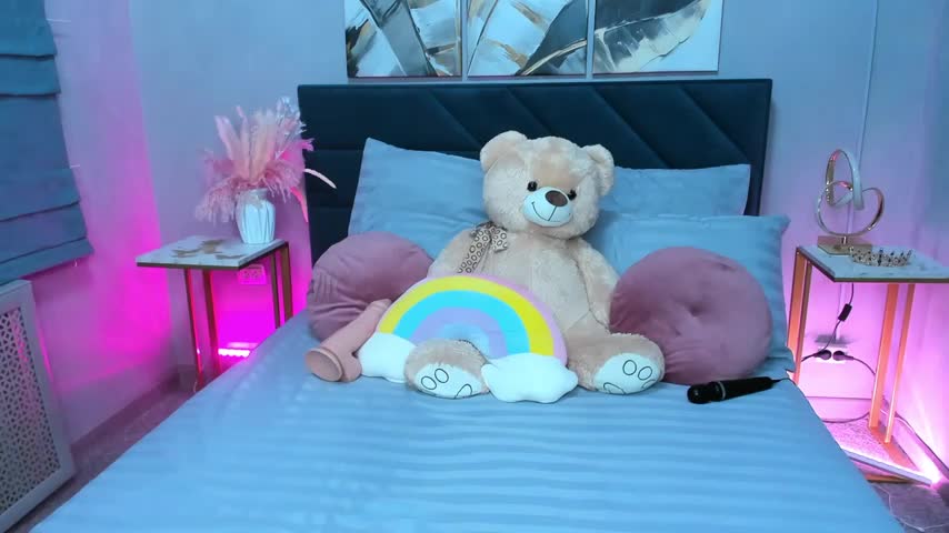 Curvy_Dynamite_ Adult Chat August 5, 2025