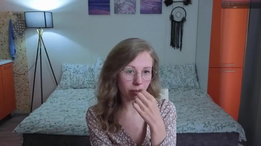 Lill_Mary Adult Chat August 5, 2025