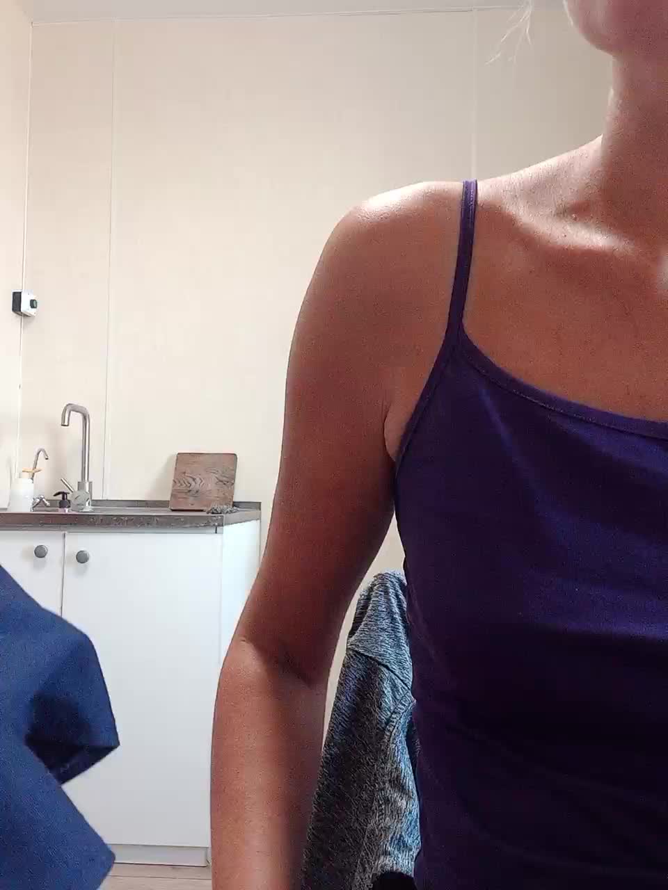 businka11223a Adult Chat August 5, 2025