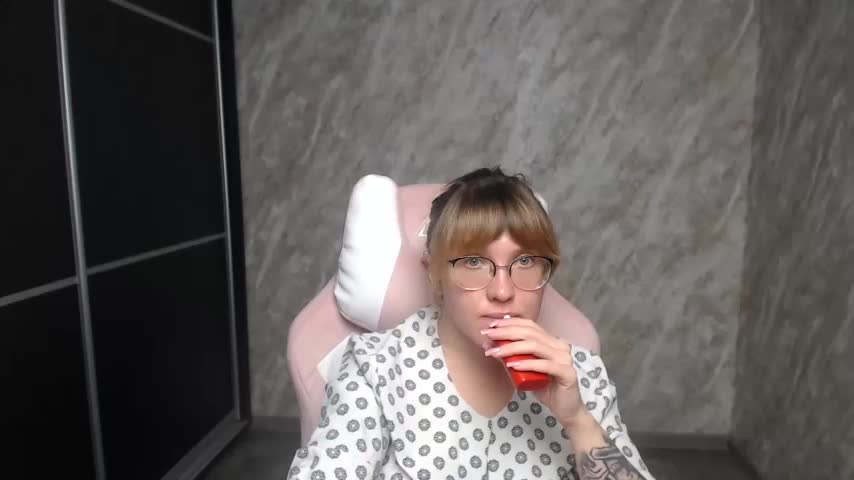 Reginasmilee Adult Chat August 5, 2025