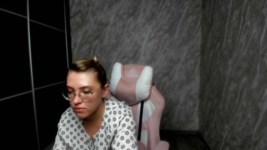 Reginasmilee Adult Chat August 5, 2025