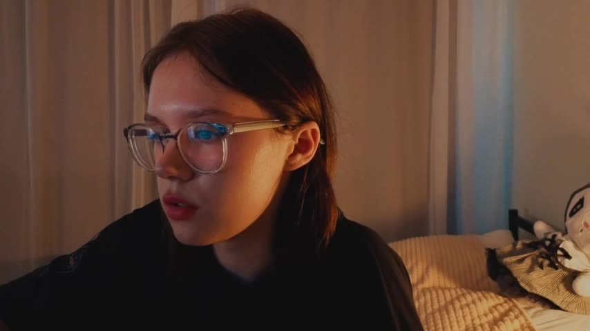 Mia_Luw Adult Chat August 5, 2025