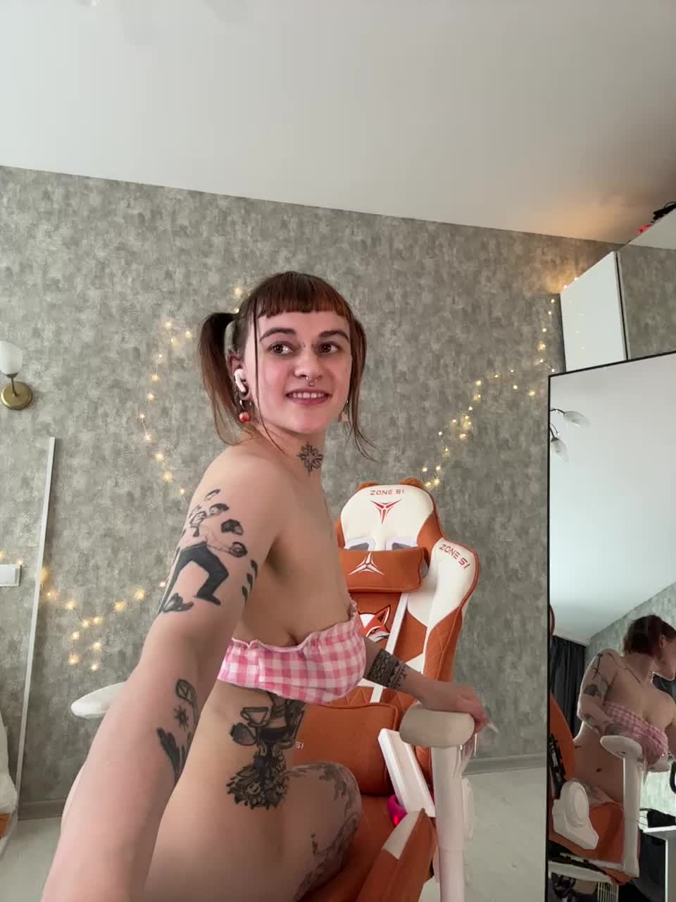 LolyMolly Adult Chat August 6, 2025