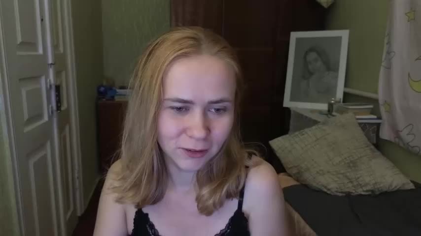 Riley_Roo Adult Chat August 6, 2025