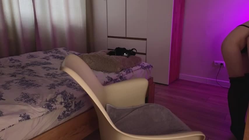 HalieCross Adult Chat August 6, 2025