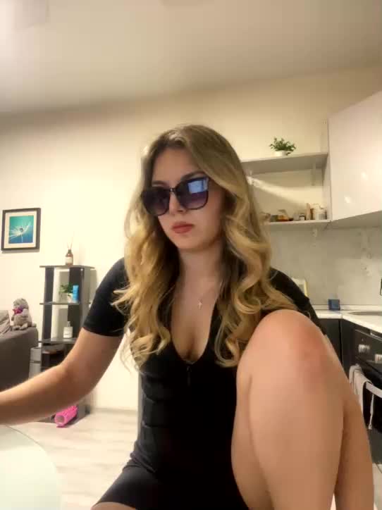 JULIE21 Adult Chat August 6, 2025