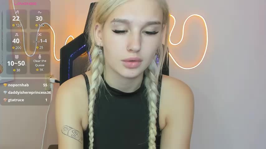 EvelinaLuu Adult Chat August 6, 2025