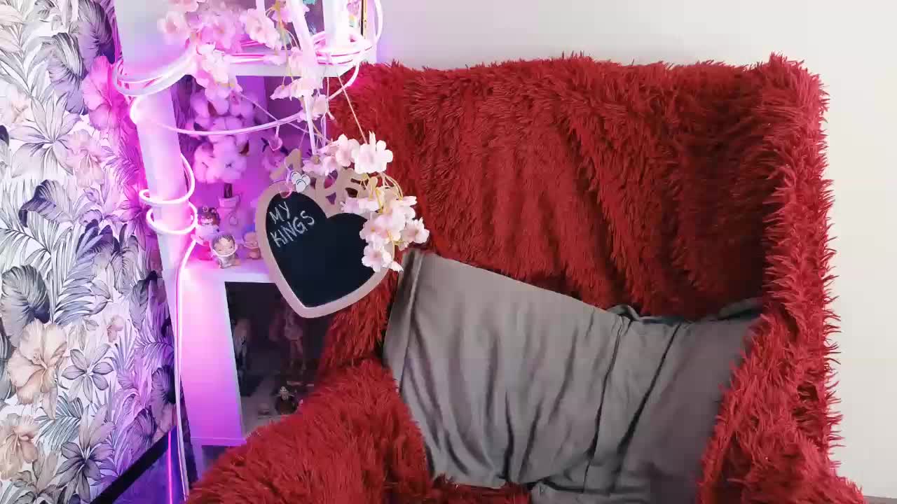 plushsara Adult Chat August 6, 2025