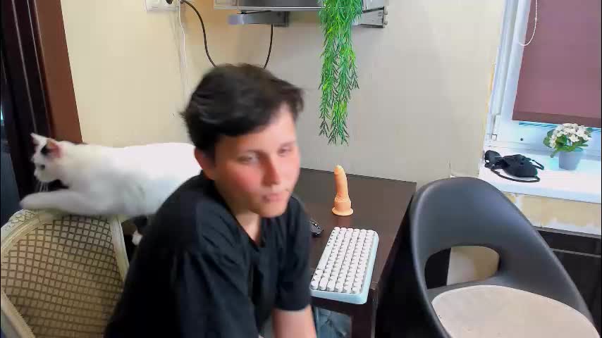 raven_radiant Adult Chat August 7, 2025