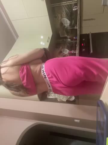 Flossy_Vettie Adult Chat August 7, 2025