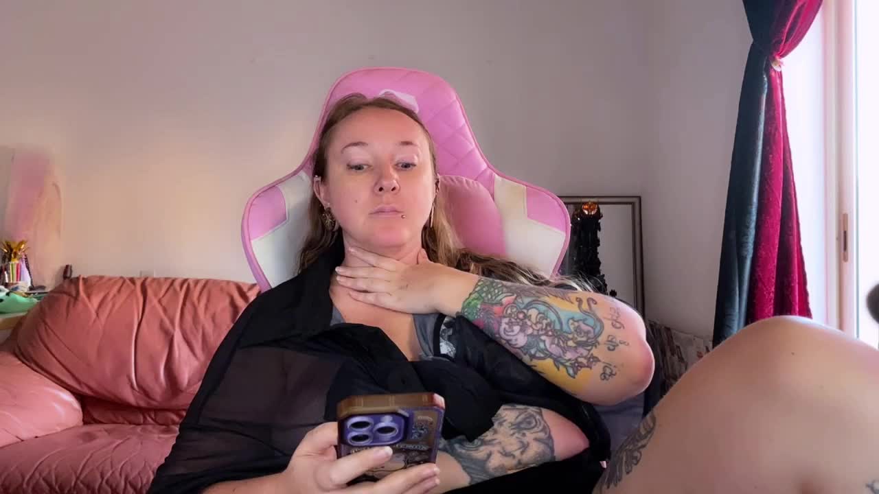 NylonQueen Adult Chat August 7, 2025