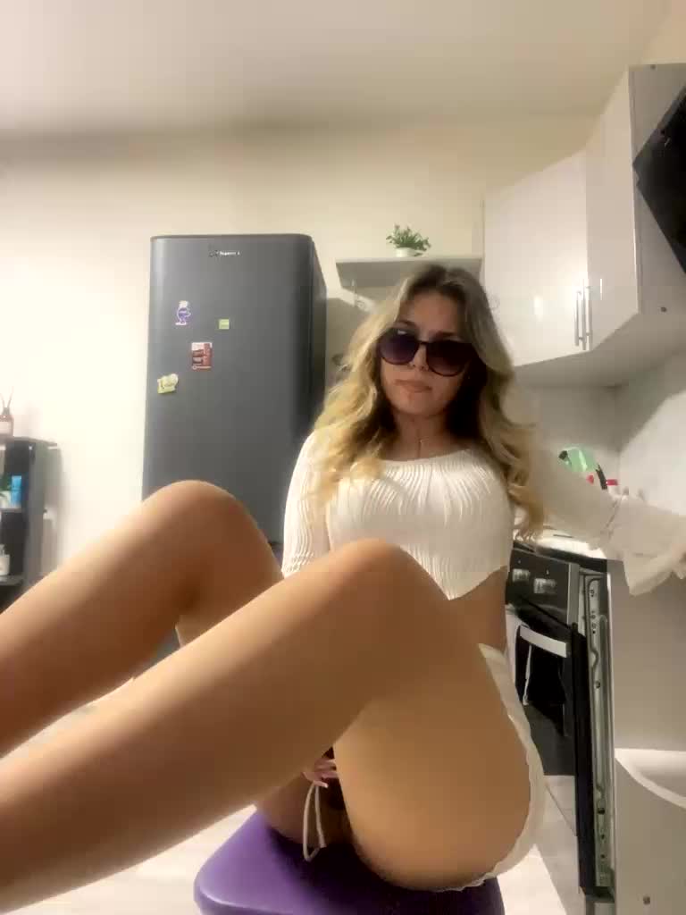 JULIE21 Adult Chat August 7, 2025