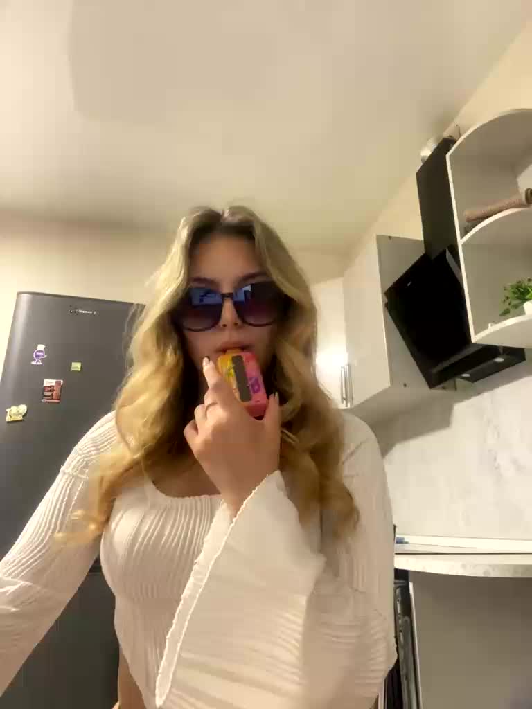 JULIE21 Adult Chat August 7, 2025