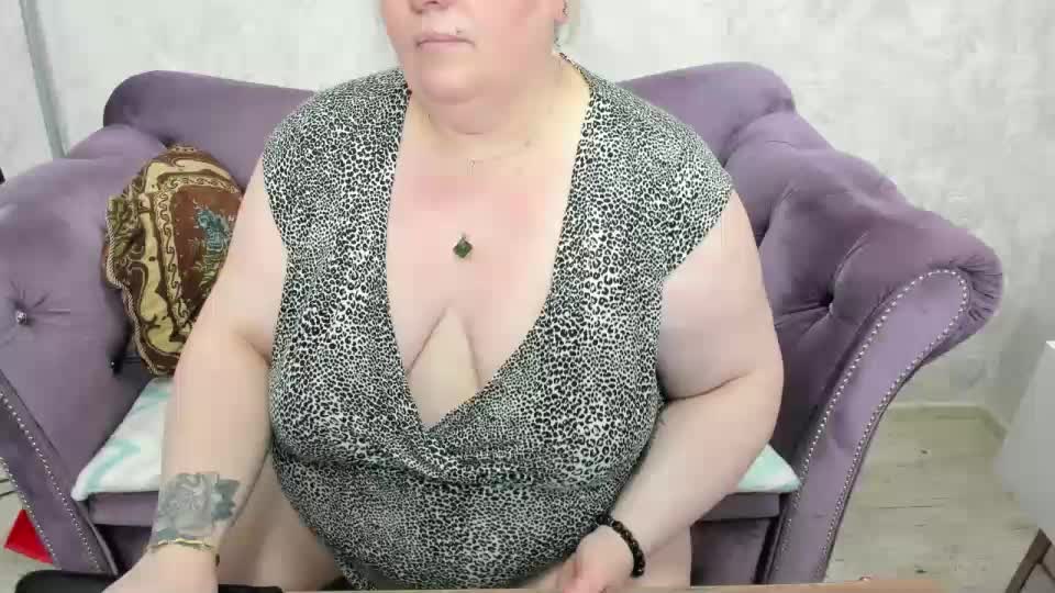 fashiona Adult Chat August 7, 2025