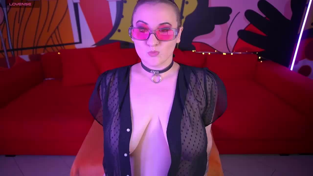 MiaVixenn Adult Chat August 7, 2025