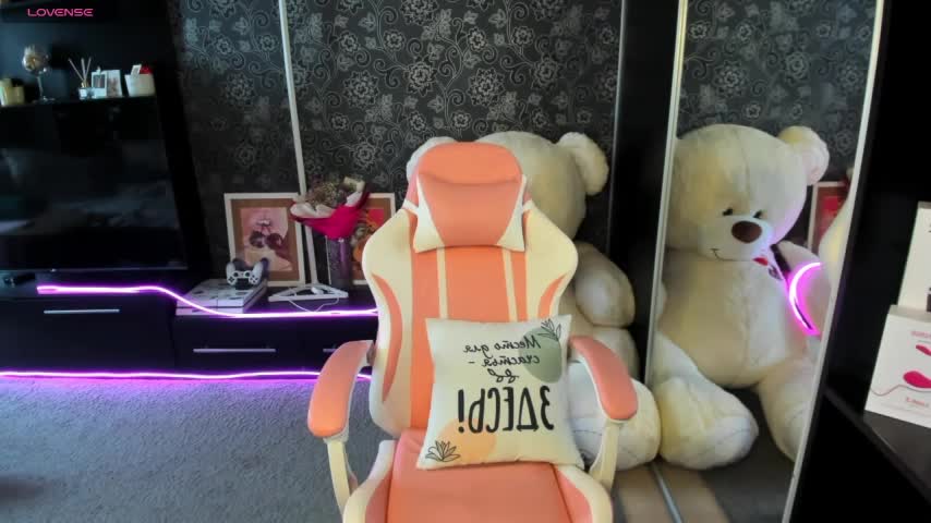 Queen_baby Adult Chat August 7, 2025