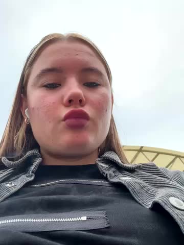 StephanieMur Adult Chat August 7, 2025