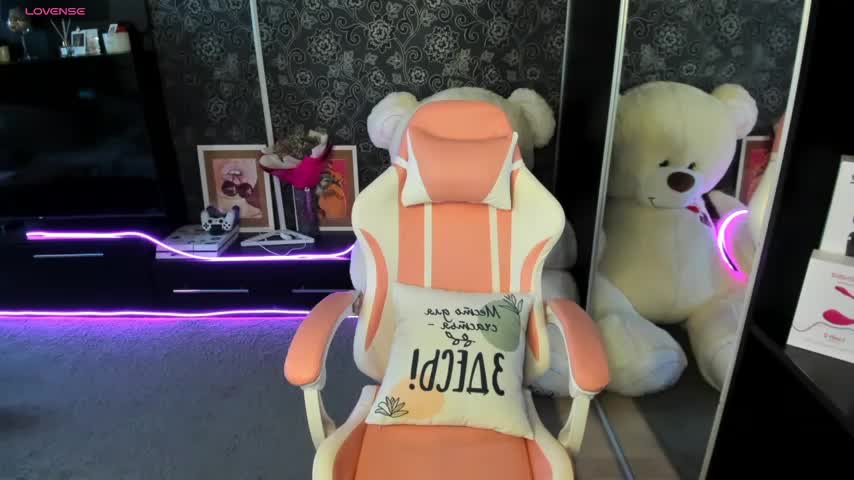 Queen_baby Adult Chat August 7, 2025