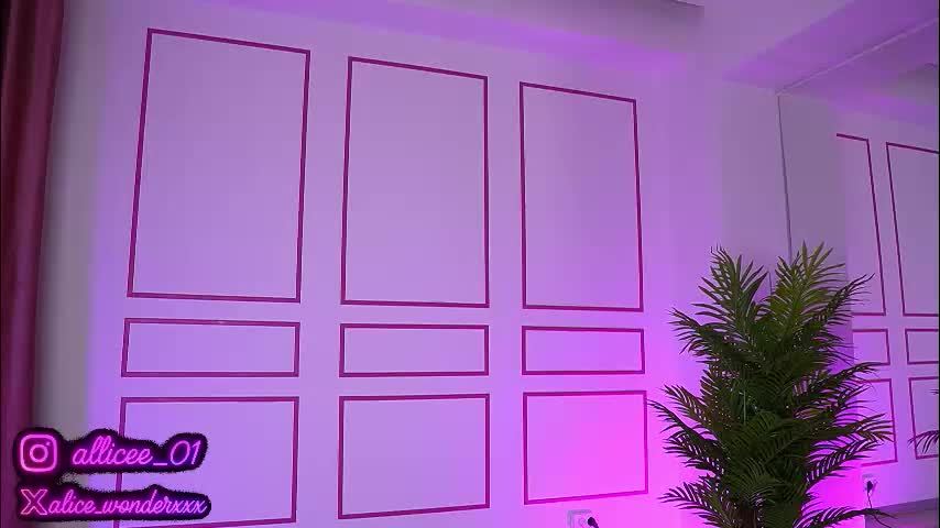 vanessasimon Adult Chat August 7, 2025