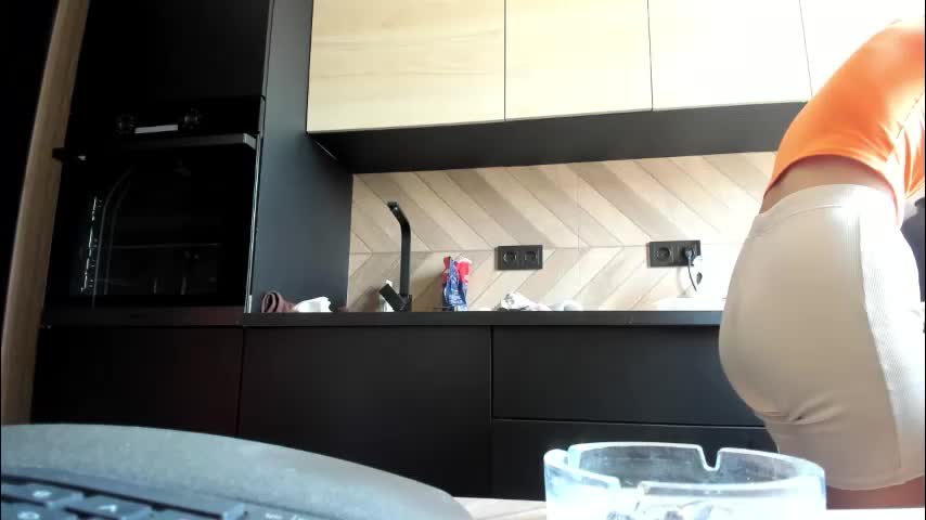 karoline121 Adult Chat August 7, 2025